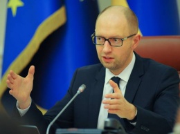 Яценюк считает, что Украине нужно электронное управление налогами