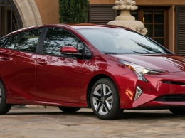 Новая Toyota Prius получила звание самого надежного автомобиля в США