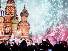 В России начался сбор подписей за перенос Нового года на 14 января