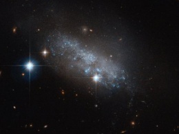 Агентство NASA обнаружило галактику из синих звезд