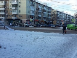 Симферопольцы возмущены скользкими тротуарами и предлагают отправить на уборку улиц главу администрации города (ФОТО)