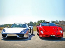 Пародия на Top Gear - Porsche 918 Spyder против Ferrari Enzo