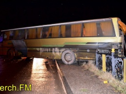 Во вчерашней аварии с автобусом и фурой в Керчи пострадали 4 пассажира