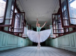 Фотограф из России объединила балерин и архитектуру