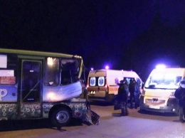 При столкновении херсонской маршрутки и "КАМАЗа" пострадали пассажиры (фото))