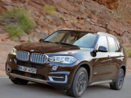 BMW X5 представили в Индии с новым бензиновым двигателем