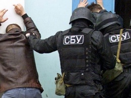 СБУ отлавливает как "изменников родины" крымчан, обратившихся в консульские отделы на территории Украины