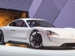 В Porsche ожидают, что объем реализации электрокаров достигнет 10 процентов от всех продаж к 2019 году