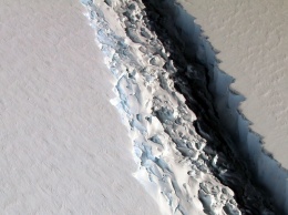В Антарктиде обнаружена трещина длиной 112 километров