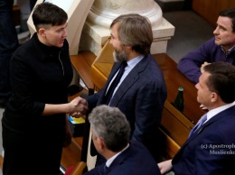 Савченко пожала руку лишенному неприкосновенности нардепу-олигарху от Оппоблока