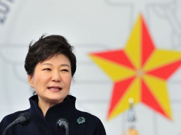 В Южной Корее парламент объявил Президенту Пак Кын Хэ вотум недоверия (импичмент)