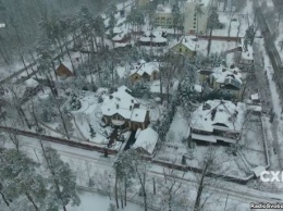 Журналисты сняли элитные особняки запорожского губернатора с высоты (Видео)