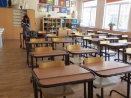Карантин в школах Покровска и Родинского продлили еще на неделю