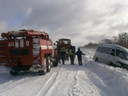 За прошлые сутки на Днепропетровщине в снежном плену побывали 40 автомобилей