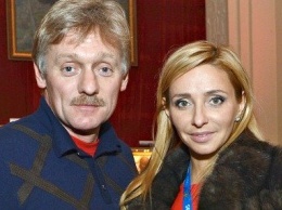 Дмитрий Песков не комментирует информацию о свадьбе с Татьяной Навкой