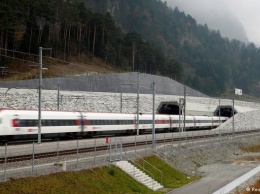 В Швейцарии начато движение поездов по самому длинному туннелю в мире