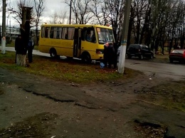В Запорожской области избирателей подвозят по графику (Фото)