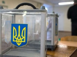 Недостаток кабинок и урн для голосования зафиксировали на УИК в Днепропетровской области