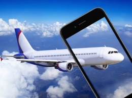 Приморская авиакомпания разрешила использовать телефоны во время взлета и посадки
