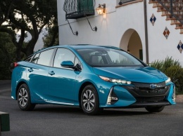 Toyota поможет владельцам "гибридов" оплачивать счета за электричество