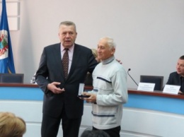 Заслуженные люди Бердянска удостоены наград от города