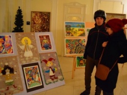 Черноморск - город талантов: школа искусств представила выставку замечательных детских работ (фото)