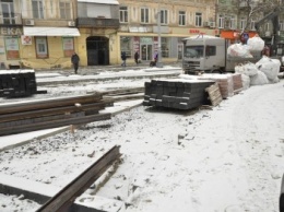 В Одессе на Тираспольской площади уложили почти все рельсы (ФОТО)