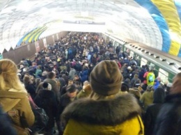 В харьковском метро "пробка": поезд не смог отправиться со станции