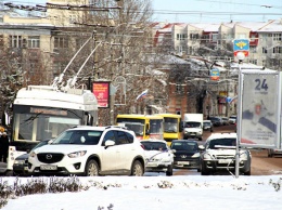 Бахарев: дорожные службы в городе работают в авральном режиме