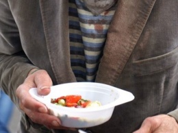 В Запорожской области раздали 3,5 тыс. обедов бездомным