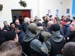 В Одессе из-за декоммунизации случилась потасовка со слезоточивым газом