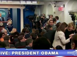 Обама прервал выступление перед прессой, когда женщина в зале потеряла сознание