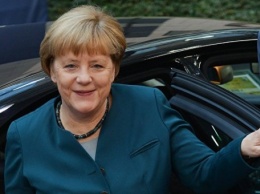 Советник Меркель поедет в США для выяснения позиции Трампа по РФ и НАТО
