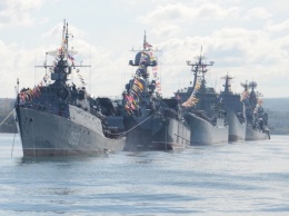 В Севастополе в День ВМФ покажут морской бой, устроят ракетные стрельбы и «вальс буксиров»
