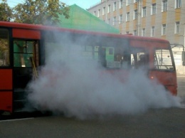 В Нижнем Новгороде водитель вез пассажиров на загоревшемся автобусе