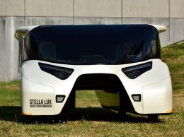 Представлен первый семейный автомобиль на солнечных батареях (ФОТО)