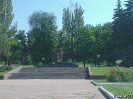 В Дзержинске снесли памятники Ленину и Дзержинскому