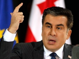 Саакашвили открыл проход к закрытому одесскому пляжу