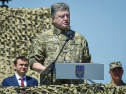 Порошенко рассказал о усилении обороны Мариуполя