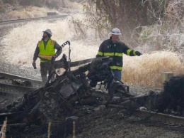 В США из-за взрыва бензовоза на шоссе пострадали 67 автомобилей