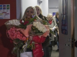 Саманта Фокс, мировой секс-символ 90-х, приехала в Петербург с мамой