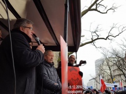 Политический кризис в Польше: оппозиция собрала многотысячный митинг. ФОТО