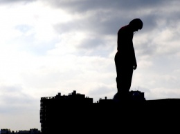 Число самоубийств в Британии достигло неприемлемого уровня, - доклад