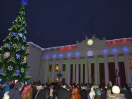 В Одессе зажглась главная елка города (ФОТО, ВИДЕО)