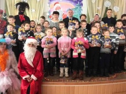 Работники прокуратуры Сумщины поздравили более 500 детей с праздником