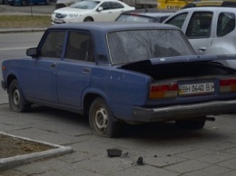 В Одессе возле суда обчистили автомобиль (ФОТО)