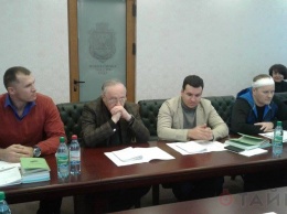 Депутаты Николаевского облсовета хотят увеличить зарплату аппарату и ограничить расходы на пиар