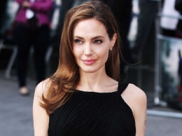 Российская пресса часто обсуждает Анджелину Джоли
