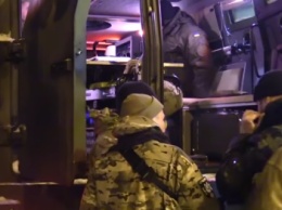 Как в прифронтовых зонах Донасса украинские силовики выявляют боевиков (ВИДЕО)