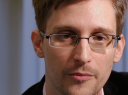 Сноудена обвиняют в контактах с российскими спецслужбами